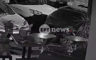 Χάος τα ξημερώματα στους Αμπελόκηπους: 40χρονη υπό την επήρεια αλκοόλ προκάλεσε ζημιές σε 14 οχήματα!