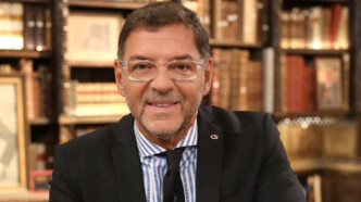 Στα χέρια της ΕΛ.ΑΣ. ο γνωστός γκαλερίστας Γιώργος Τσαγκαράκης – Τι βρήκαν στην κρυφή αποθήκη στο Ελληνικό