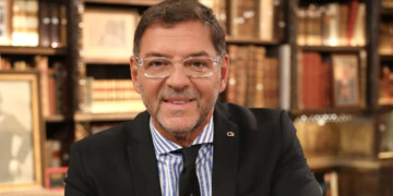 Στα χέρια της ΕΛ.ΑΣ. ο γνωστός γκαλερίστας Γιώργος Τσαγκαράκης – Τι βρήκαν στην κρυφή αποθήκη στο Ελληνικό