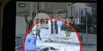 Σοκ στη Θεσσαλονίκη: Τον μαχαίρωσαν, τον κοιτούσαν να ξεψυχάει και διέφυγαν – Δείτε το βίντεο ντοκουμέντο της δολοφονίας