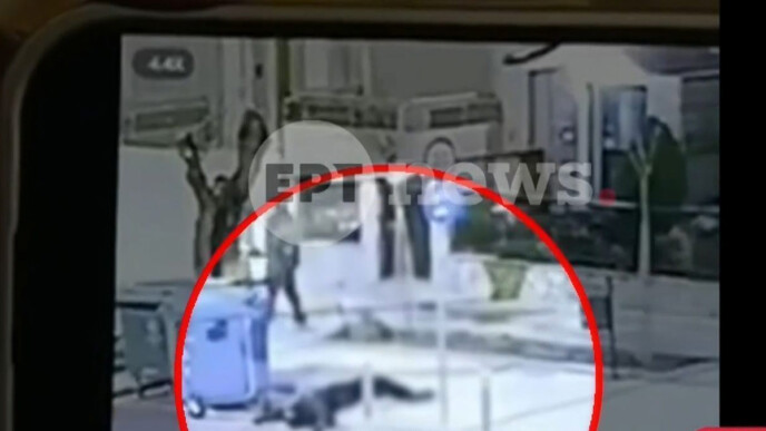 Σοκ στη Θεσσαλονίκη: Τον μαχαίρωσαν, τον κοιτούσαν να ξεψυχάει και διέφυγαν – Δείτε το βίντεο ντοκουμέντο της δολοφονίας