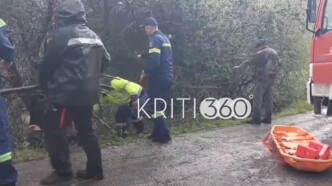 Σοκ στα Χανιά: Αυτοκίνητο με ηλικιωμένους έπεσε σε γκρεμό