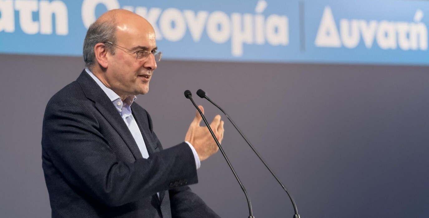 Ο Χατζηδάκης και ο ρόλος του «πυροσβέστη»