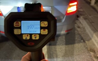 Τρόμος στην Εθνική: 22χρονος χωρίς δίπλωμα έτρεχε με 200 χλμ/ώρα και περνούσε κόκκινα