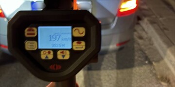 Τρόμος στην Εθνική: 22χρονος χωρίς δίπλωμα έτρεχε με 200 χλμ/ώρα και περνούσε κόκκινα