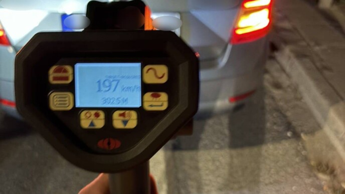 Τρόμος στην Εθνική: 22χρονος χωρίς δίπλωμα έτρεχε με 200 χλμ/ώρα και περνούσε κόκκινα