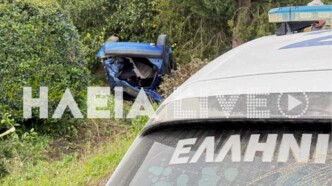 Ηλεία: Επεισοδιακή καταδίωξη με τραυματισμούς – Το αυτοκίνητο «καρφώθηκε» δίπλα σε σπίτι στο Βούναργο