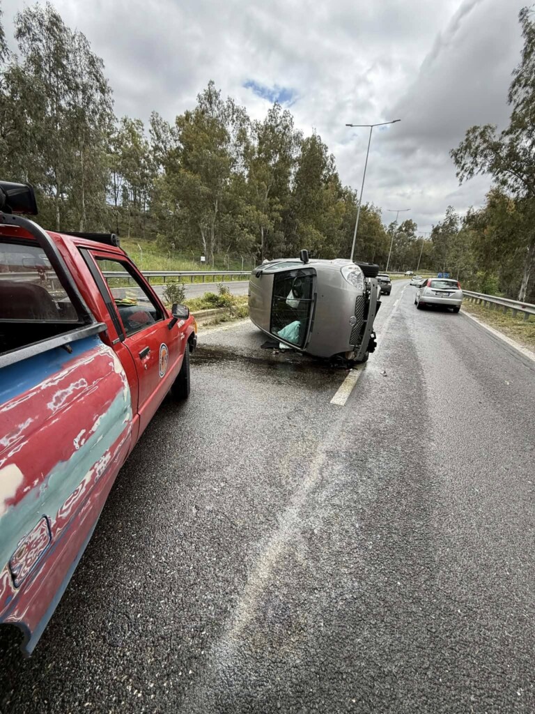 Αρτέμιδα: Τροχαίο ατύχημα με εκτροπή οχήματος στο αντίθετο ρεύμα