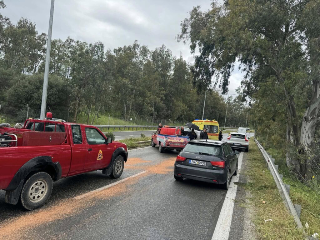 Αρτέμιδα: Τροχαίο ατύχημα με εκτροπή οχήματος στο αντίθετο ρεύμα