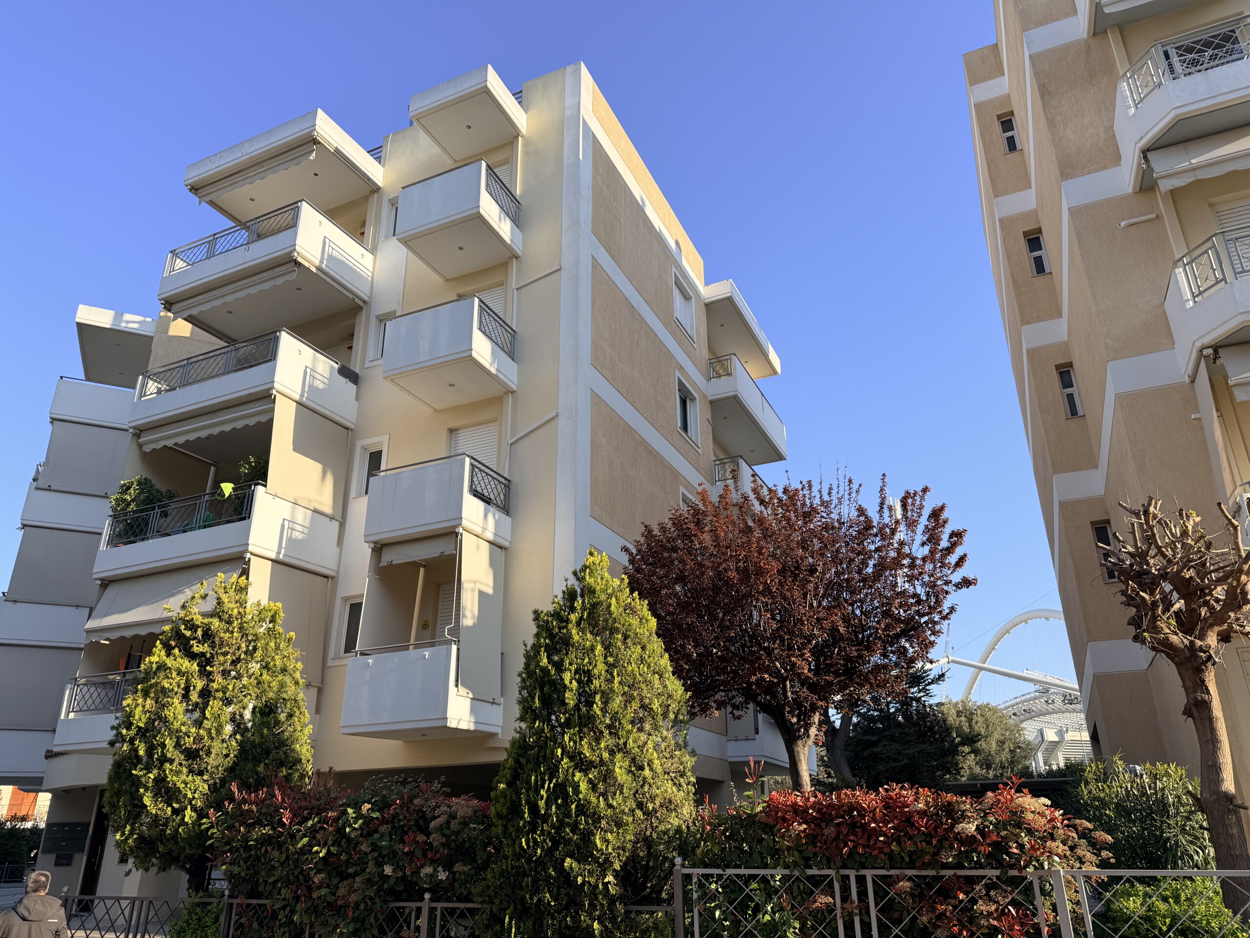 Μαρούσι: 27χρονη έπεσε δύο φορές από τον τέταρτο όροφο πολυκατοικίας - newstok.gr