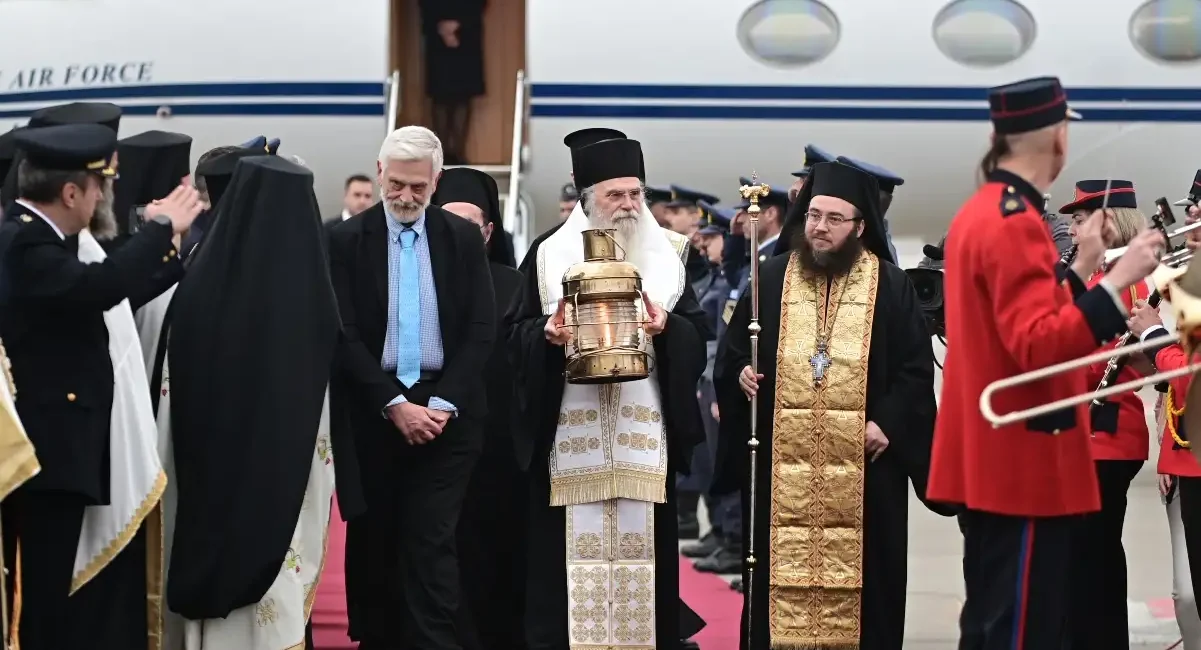 Το Άγιο Φως στην Ελλάδα: Ξεκίνησε η μεγάλη επιχείρηση διανομής