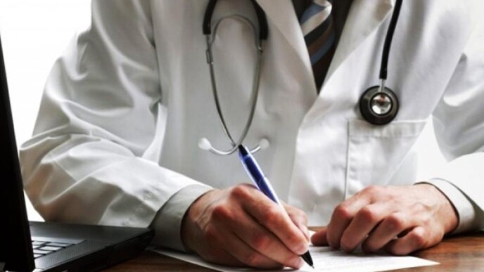 Σύλληψη 51χρονου γιατρού στην Ομόνοια για παράνομες συνταγές