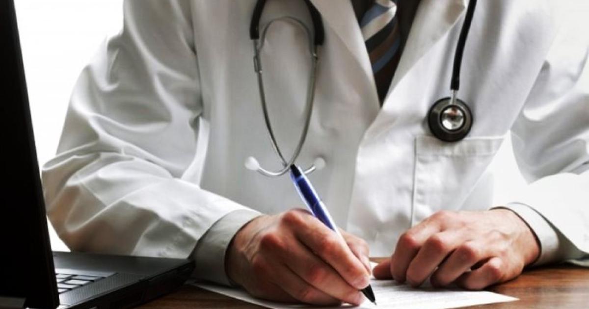 Σύλληψη 51χρονου γιατρού στην Ομόνοια για παράνομες συνταγές