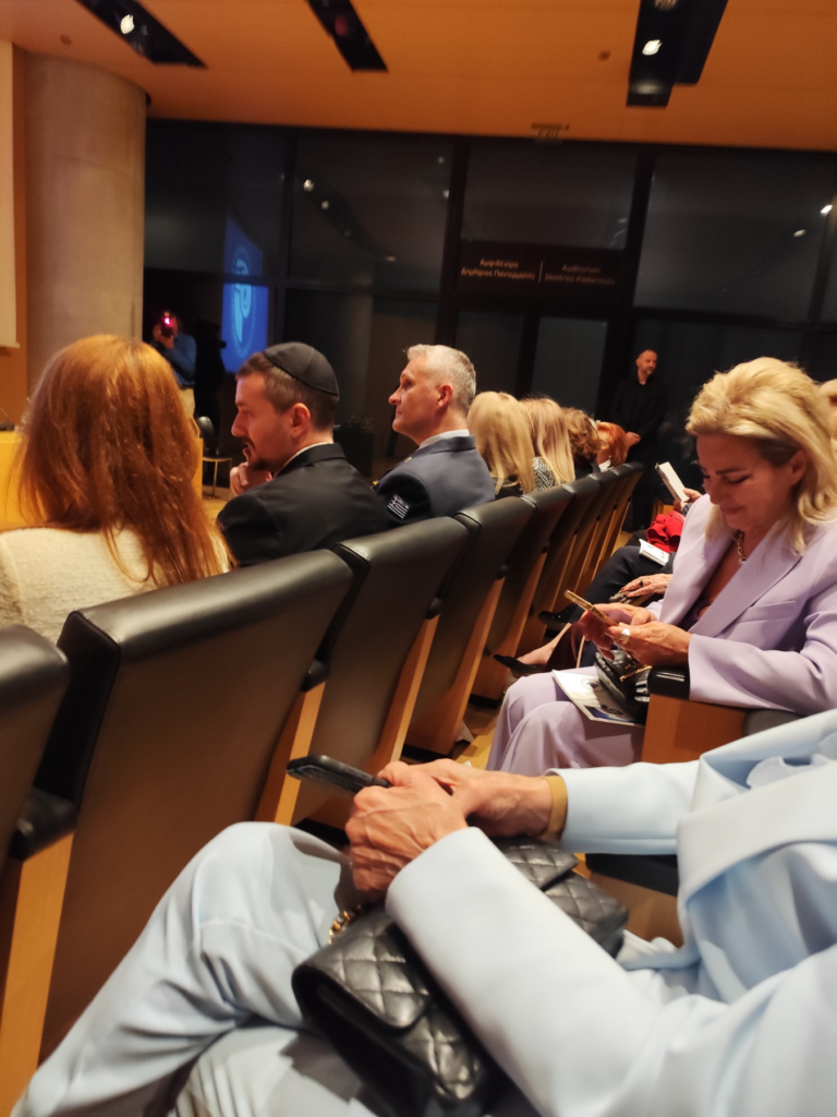 Στην Αθήνα ο συγγραφέας - σύζυγος της κληρονόμου της αυτοκρατορίας Ανιέλι - newstok.gr