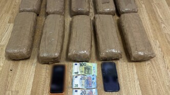 Ολυμπία Οδός: Χειροπέδες σε δύο άτομα για 10,5 κιλά κάνναβης