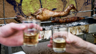 Ο καιρός του Πάσχα: Πού θα χρειαστείτε ομπρέλα και πού θα κυριαρχήσει ο ήλιος