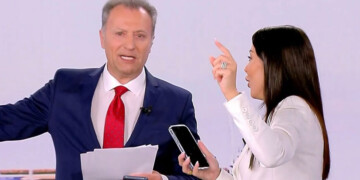 Η Αφροδίτη Λατινοπούλου μιμήθηκε τη Ζωή Κωνσταντοπούλου στον «αέρα» του ΣΚΑΪ