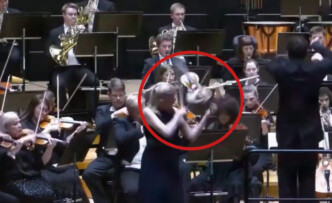 Φινλανδία: Μαέστρος έριξε κατά λάθος βιολί 1 εκατ. δολαρίων σε συναυλία