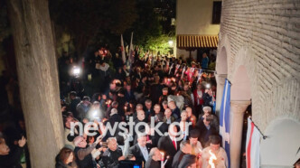 Στο Μετόχι του Παναγίου Τάφου στην Πλάκα έφτασε το Άγιο Φως