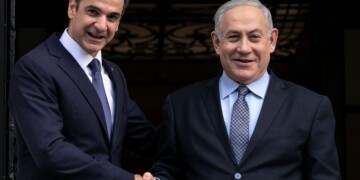 Διπλωματικός μαραθώνιος Μητσοτάκη για την ειρήνη στη Μέση Ανατολή