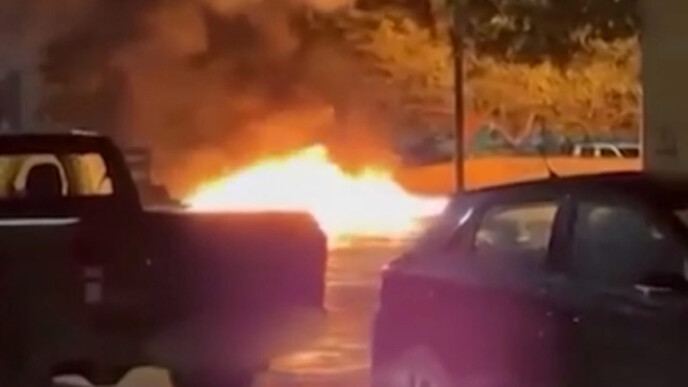 Εικόνες χάους στο Ηράκλειο: 14χρονοι πετούν μολότοφ έξω από εκκλησία