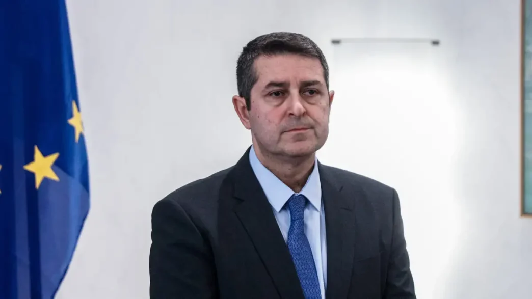 Γιώργος Μυλωνάκης: Στη ΜΕΘ μετά το χειρουργείο – Το ιατρικό ανακοινωθέν