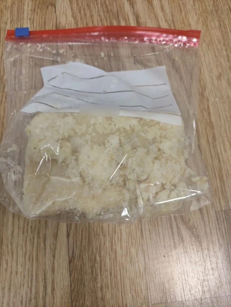 Στα χέρια της ΕΛΑΣ 27χρονος που παρέλαβε μέσω ταχυδρομείου σχεδόν 2 κιλά κάνναβης - newstok.gr