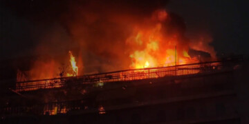 Νέα Σμύρνη: Φωτιά σε διαμέρισμα 5ου ορόφου - Αναζητείται ένοικος