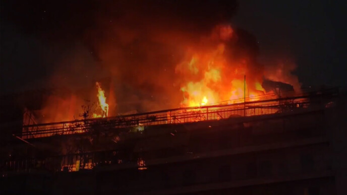 Νέα Σμύρνη: Φωτιά σε διαμέρισμα 5ου ορόφου - Αναζητείται ένοικος