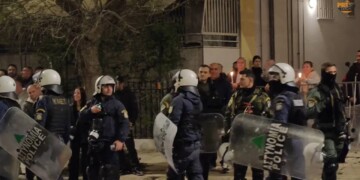 Δρακόντεια μέτρα στον Νέο Κόσμο: Ανάσταση με ΜΑΤ αντί για μολότοφ