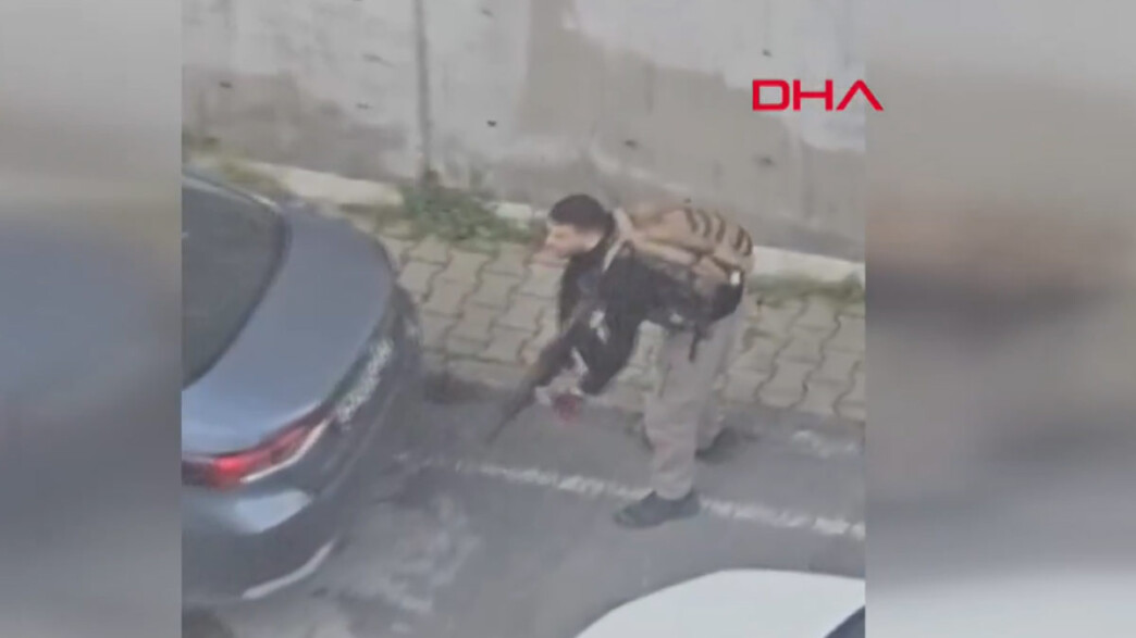 Στιγμές τρόμου στην Κωνσταντινούπολη: Η στιγμή που ένοπλοι ανοίγουν πυρ κατά του ισραηλινού προξενείου