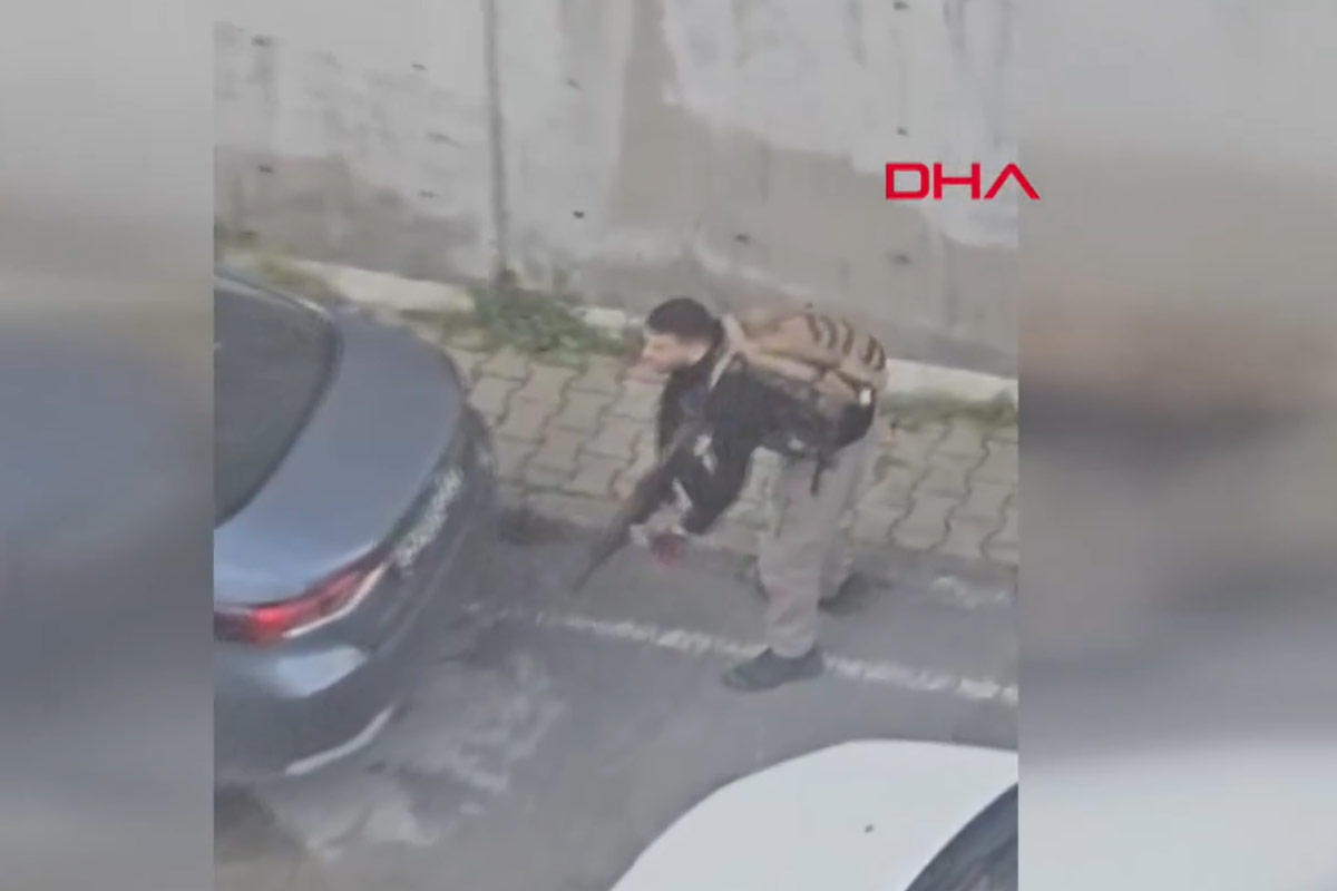 Στιγμές τρόμου στην Κωνσταντινούπολη: Η στιγμή που ένοπλοι ανοίγουν πυρ κατά του ισραηλινού προξενείου