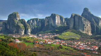 Τραγωδία στα Μετέωρα: Νεκρή γυναίκα μετά από πτώση από μοναστήρι