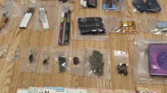 Σωφρονιστικός υπάλληλος εισήγαγε ναρκωτικά και vape κάνναβης μέσω ταχυδρομείου