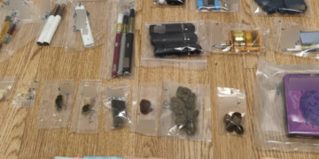 Σωφρονιστικός υπάλληλος εισήγαγε ναρκωτικά και vape κάνναβης μέσω ταχυδρομείου