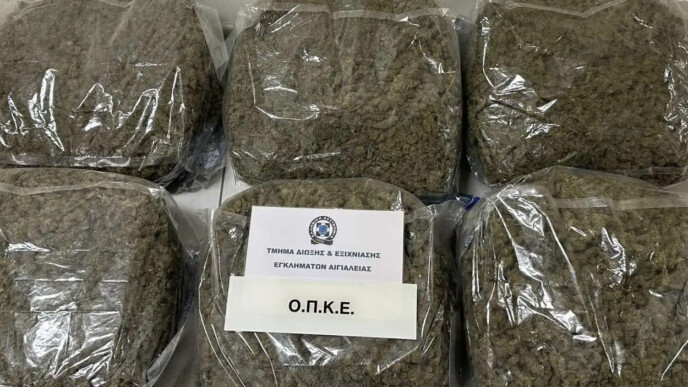 Σύλληψη στο Αίγιο: Μετέφερε πάνω από 32 κιλά κάνναβης σε αυτοκίνητο