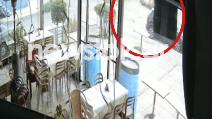 Θρήνος στο Μενίδι τη Μεγάλη Τετάρτη: Η στιγμή που η νταλίκα παρασύρει την άτυχη 82χρονη