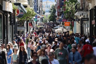 Πασχαλινές αγορές: Δείτε τις ώρες λειτουργίας μέχρι τη Δευτέρα