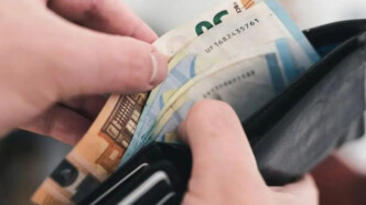 Όλος ο χάρτης πληρωμών από e-ΕΦΚΑ και ΔΥΠΑ έως τις 24 Απριλίου