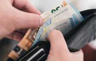 Όλος ο χάρτης πληρωμών από e-ΕΦΚΑ και ΔΥΠΑ έως τις 24 Απριλίου