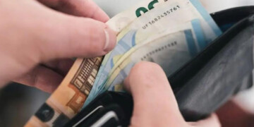 Όλος ο χάρτης πληρωμών από e-ΕΦΚΑ και ΔΥΠΑ έως τις 24 Απριλίου