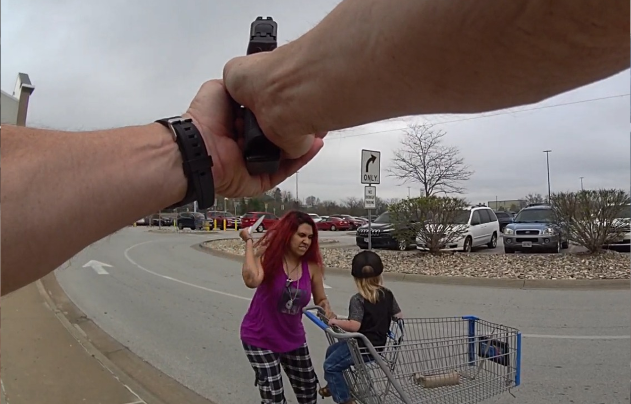 Νεμπράσκα: Αστυνομικός πυροβόλησε γυναίκα που μαχαίρωσε δίχρονο αγόρι