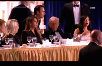 ΕΚΤΑΚΤΟ-Συναγερμός στην Ουάσινγκτον: Πυροβολισμοί στο Δείπνο Ανταποκριτών – Ασφαλής ο Τραμπ - newstok.gr