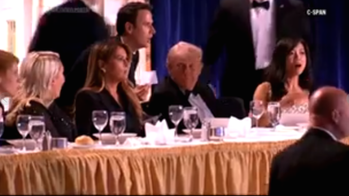 ΕΚΤΑΚΤΟ-Συναγερμός στην Ουάσινγκτον: Πυροβολισμοί στο Δείπνο Ανταποκριτών – Ασφαλής ο Τραμπ - newstok.gr