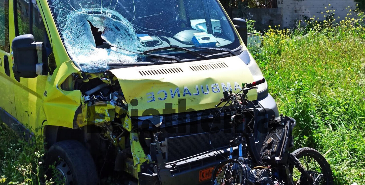 Θρήνος στο Αλιβέρι: 17χρονος έχασε τη ζωή του σε τροχαίο με ασθενοφόρο - newstok.gr