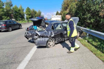 Σφοδρό τροχαίο στην Αθηνών-Λαμίας: Μητέρα και γιος σώθηκαν από θαύμα