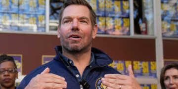 Νέα καταγγελία για βιασμό κατά του πρώην βουλευτή Έρικ Σουόλγουελ