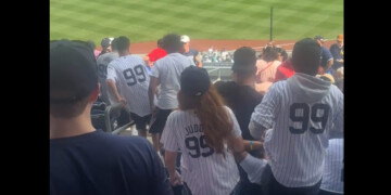 Σκηνές χάους στη Νέα Υόρκη: Φίλαθλοι πιάστηκαν στα χέρια κατά τη διάρκεια αγώνα των Yankees