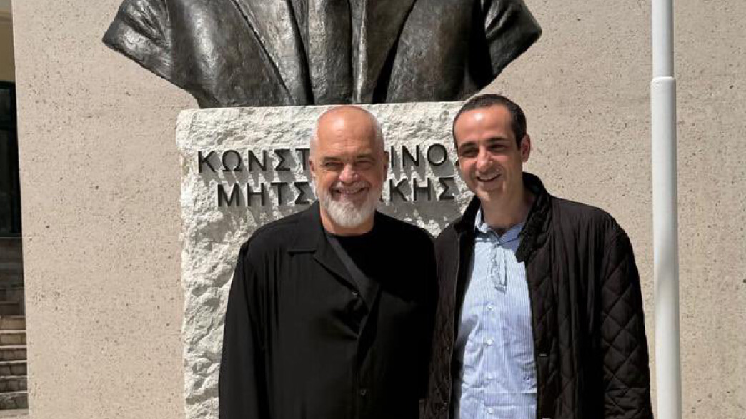 Ο Γρηγόρης Δημητριάδης στη Δερβιτσάνη: Η κοινή εμφάνιση με τον Έντι Ράμα στο μνημείο του Κ. Μητσοτάκη - newstok.gr