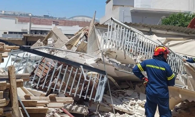 Συναγερμός στα Πετράλωνα: Έπεσε πολυκατοικία από έργα σε διπλανό οικόπεδο - newstok.gr